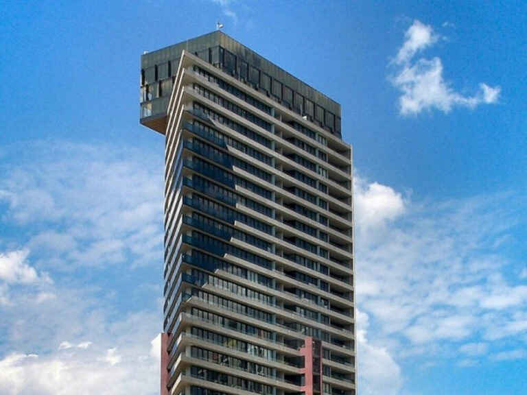 yarras-edge-tower-1